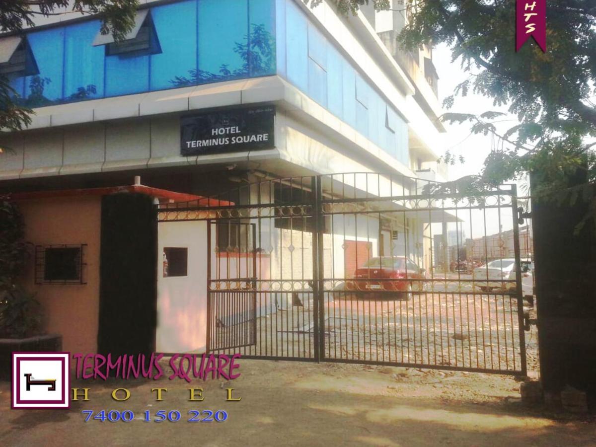 Отель Terminus Square Kurla Экстерьер фото