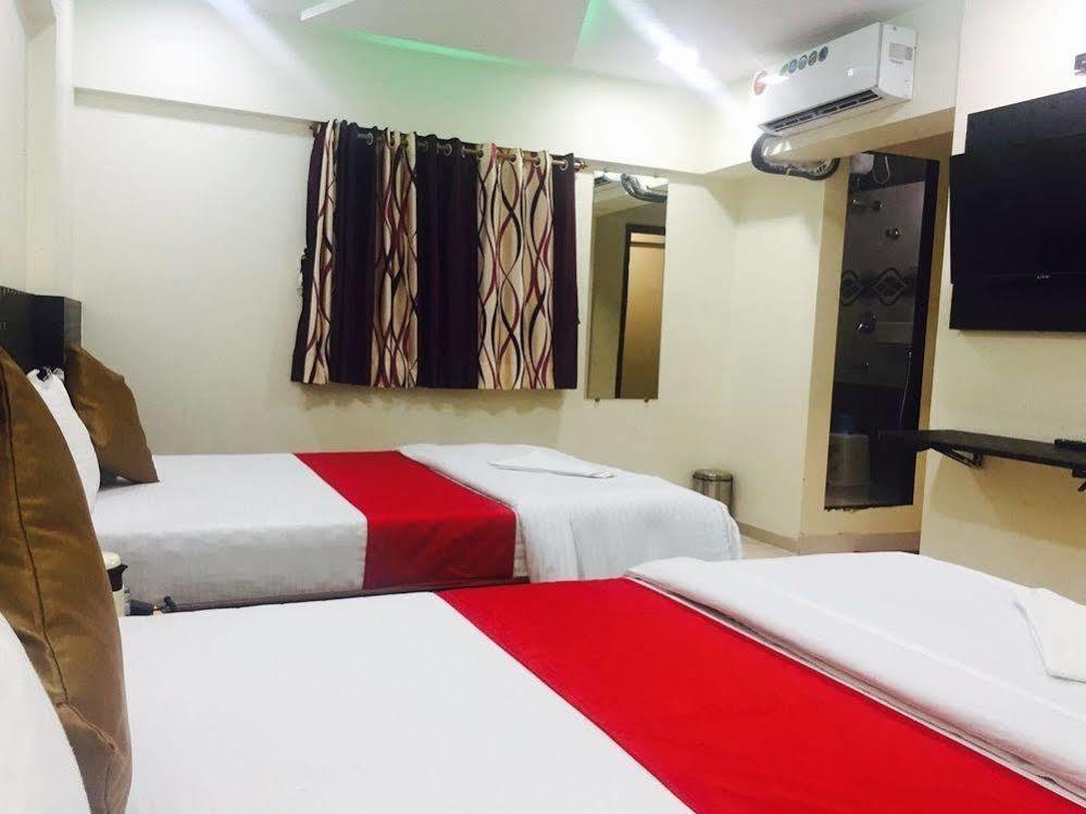 Отель Terminus Square Kurla Экстерьер фото
